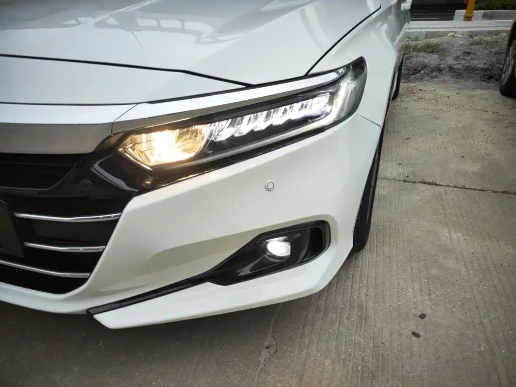 Honda Accord — фото 25