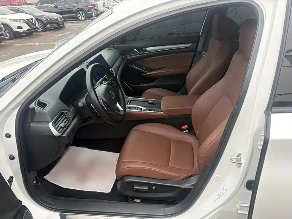 Honda Inspire — фото 11