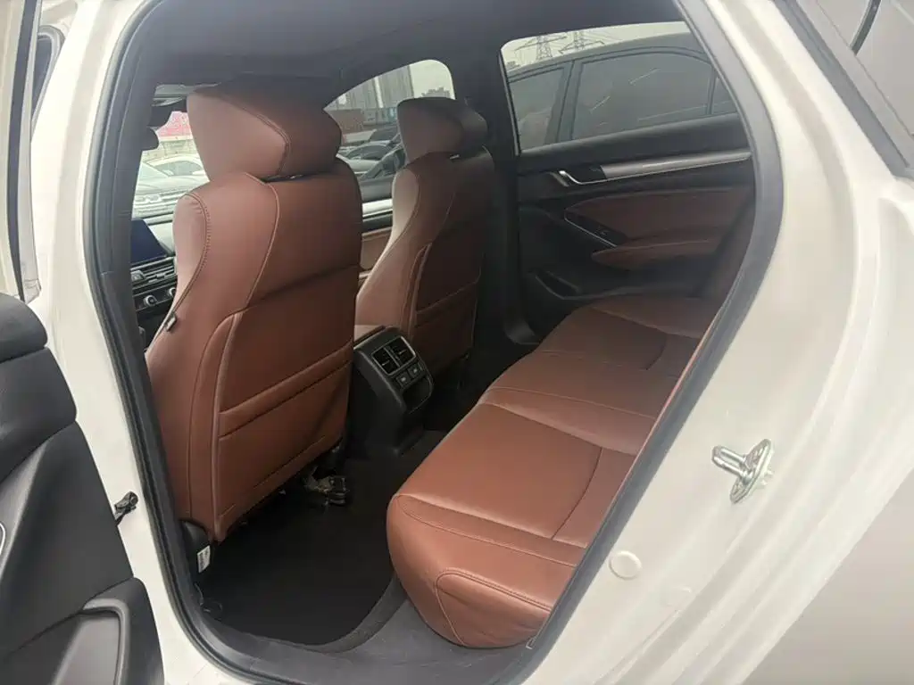 Honda Inspire — фото 13