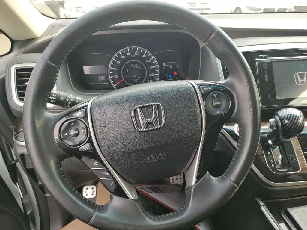 Honda Odyssey — фото 11