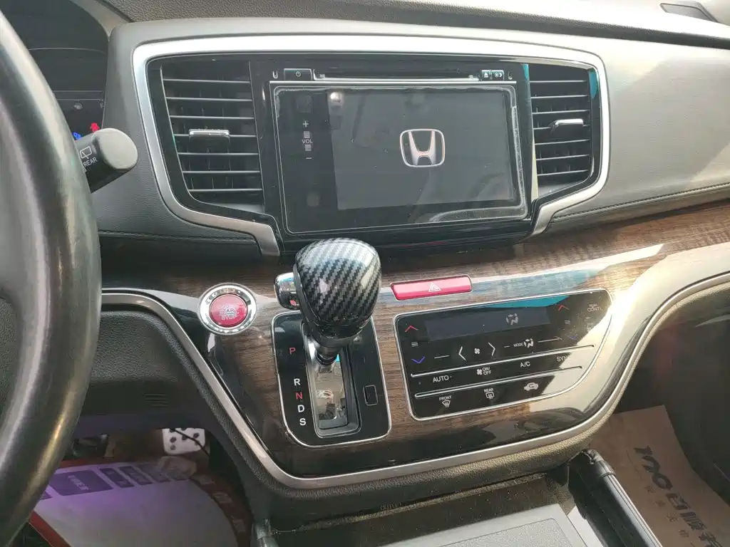 Honda Odyssey — фото 13