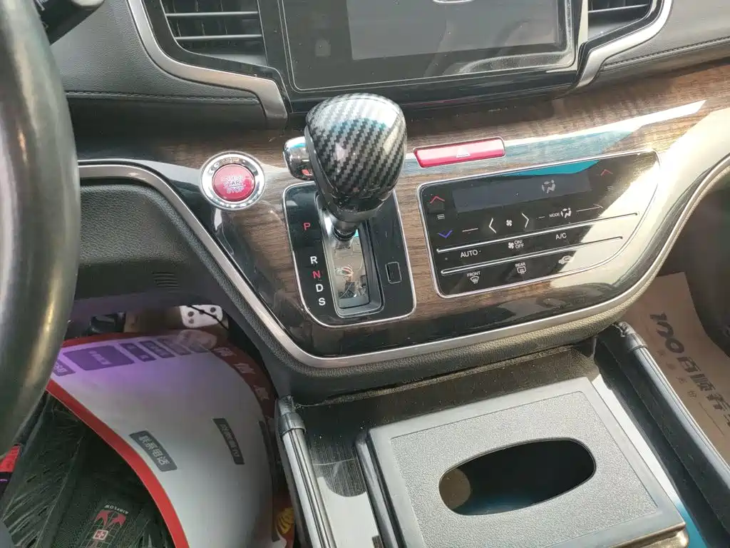 Honda Odyssey — фото 14