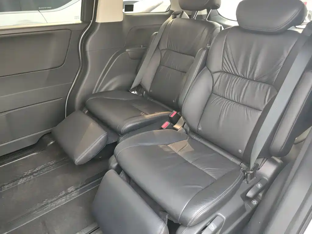 Honda Odyssey — фото 17