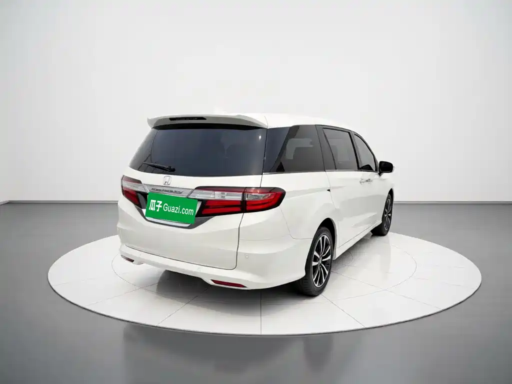 Honda Odyssey — фото 7