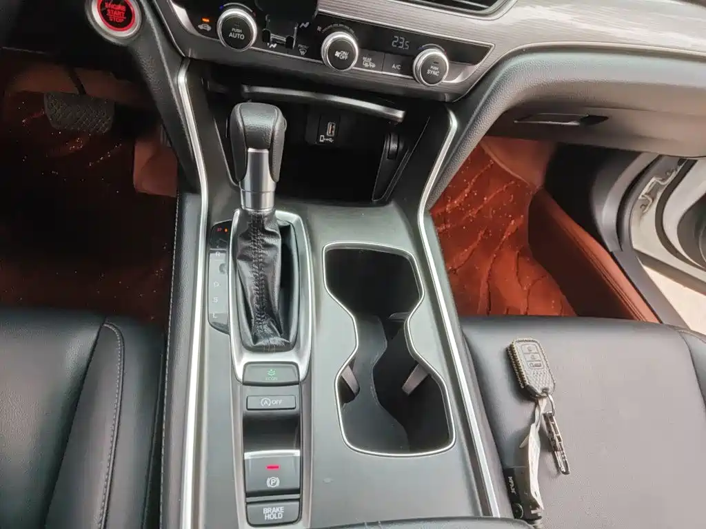 Honda Accord — фото 14