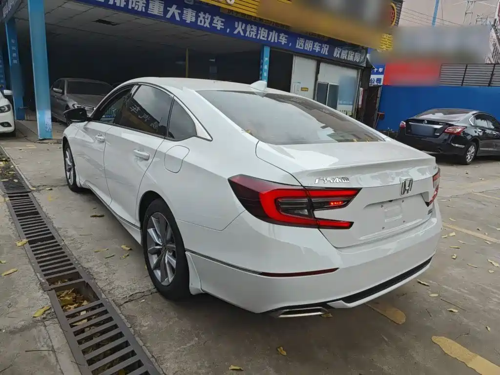 Honda Accord — фото 5