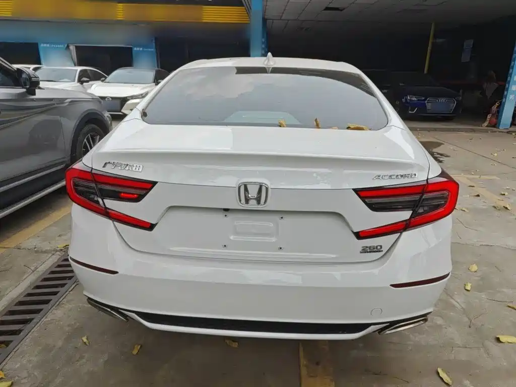 Honda Accord — фото 6