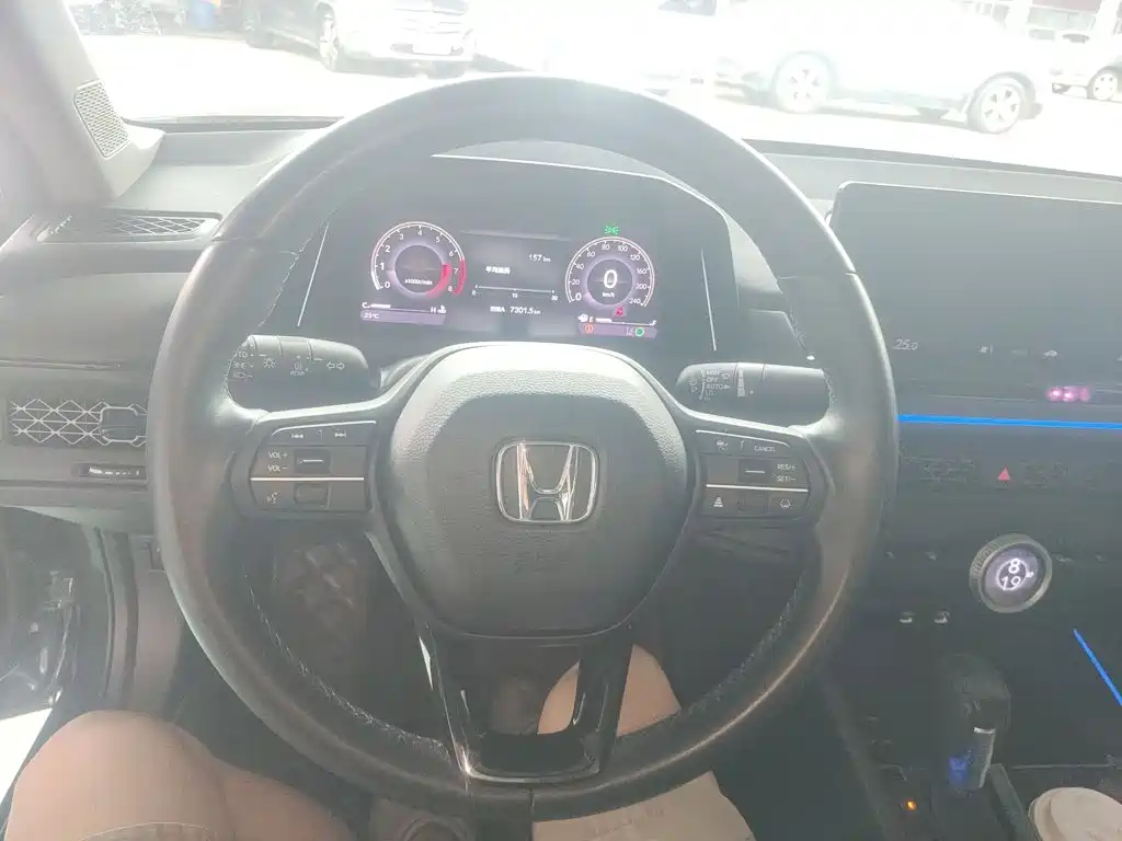 Honda Accord — фото 7