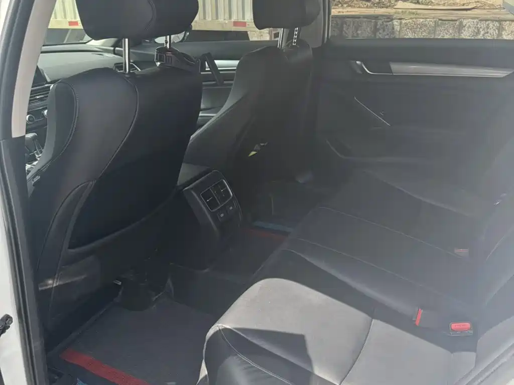Honda Accord — фото 18