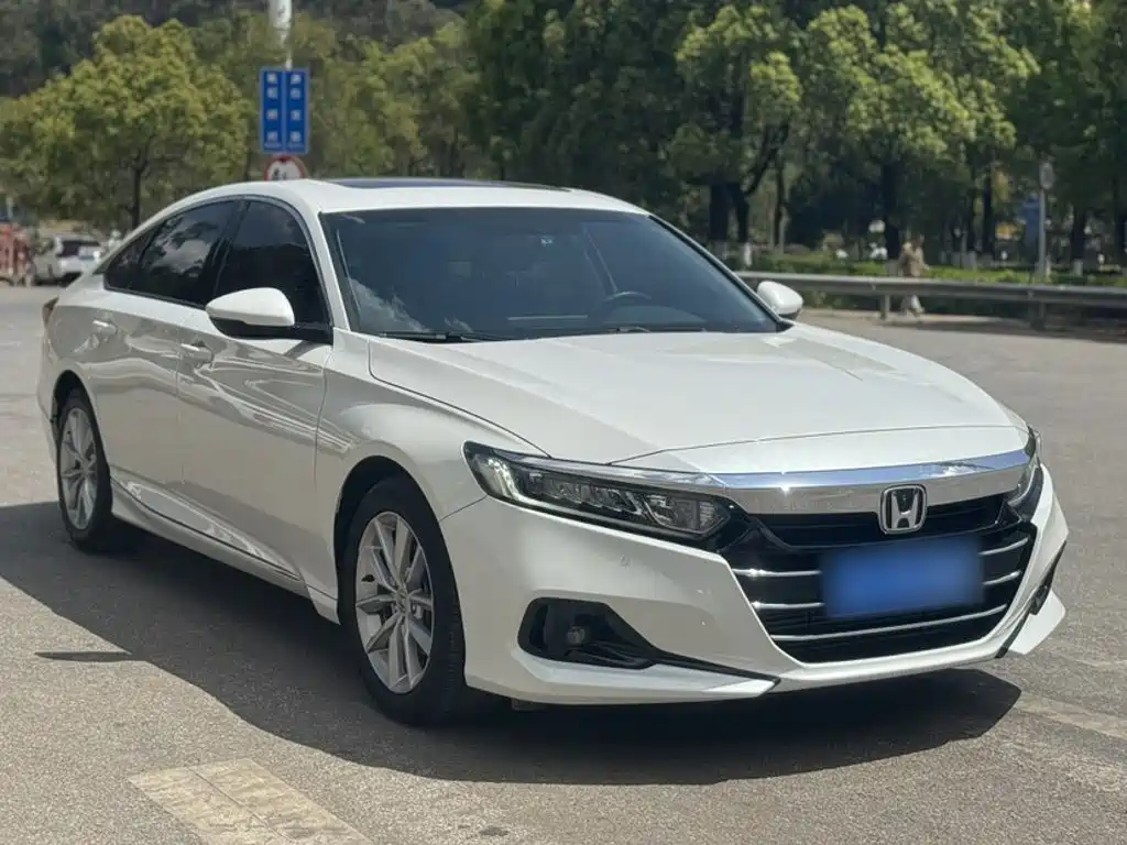 Honda Accord — фото 9