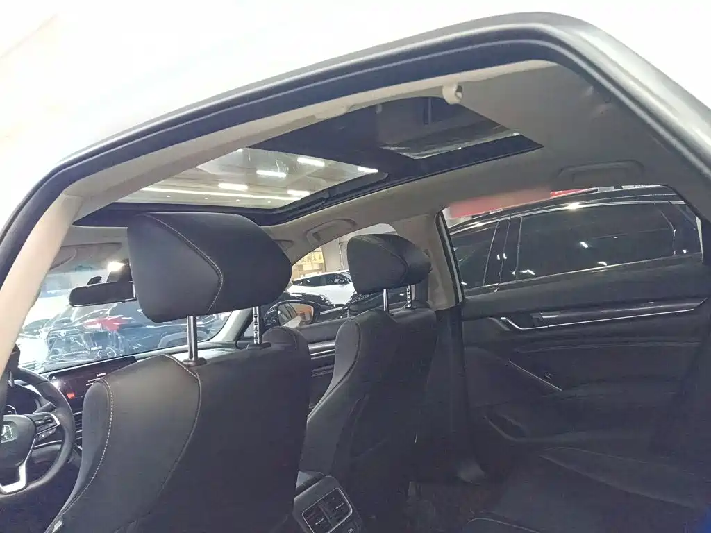 Honda Accord — фото 18