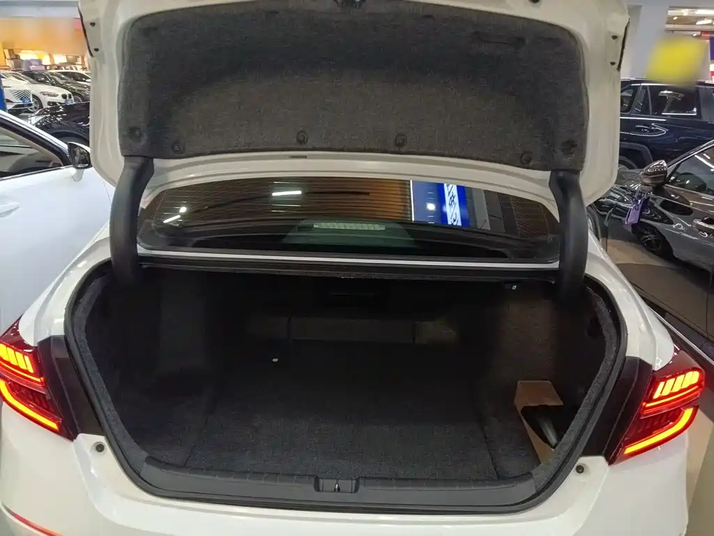 Honda Accord — фото 19