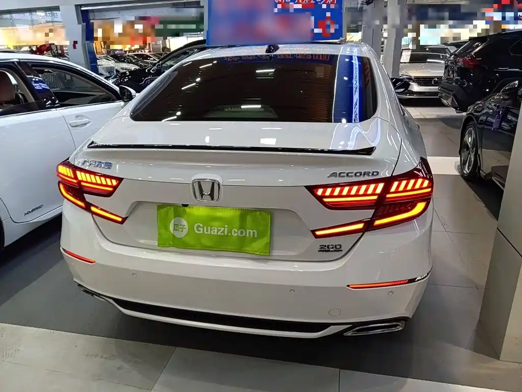 Honda Accord — фото 6