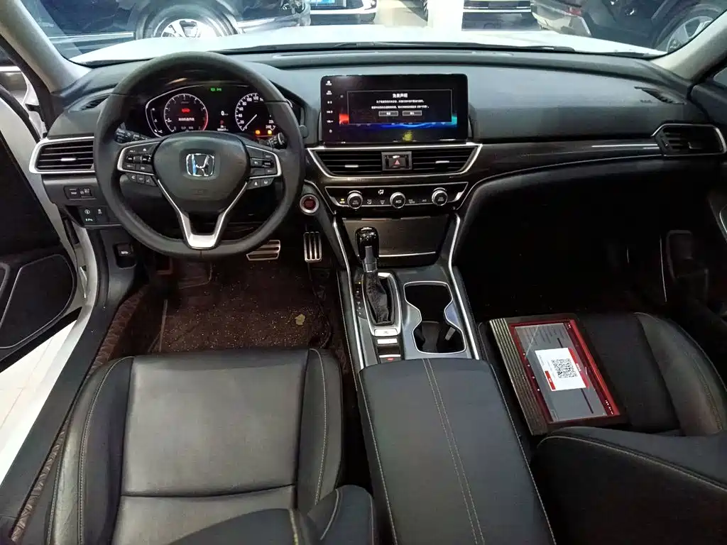 Honda Accord — фото 10