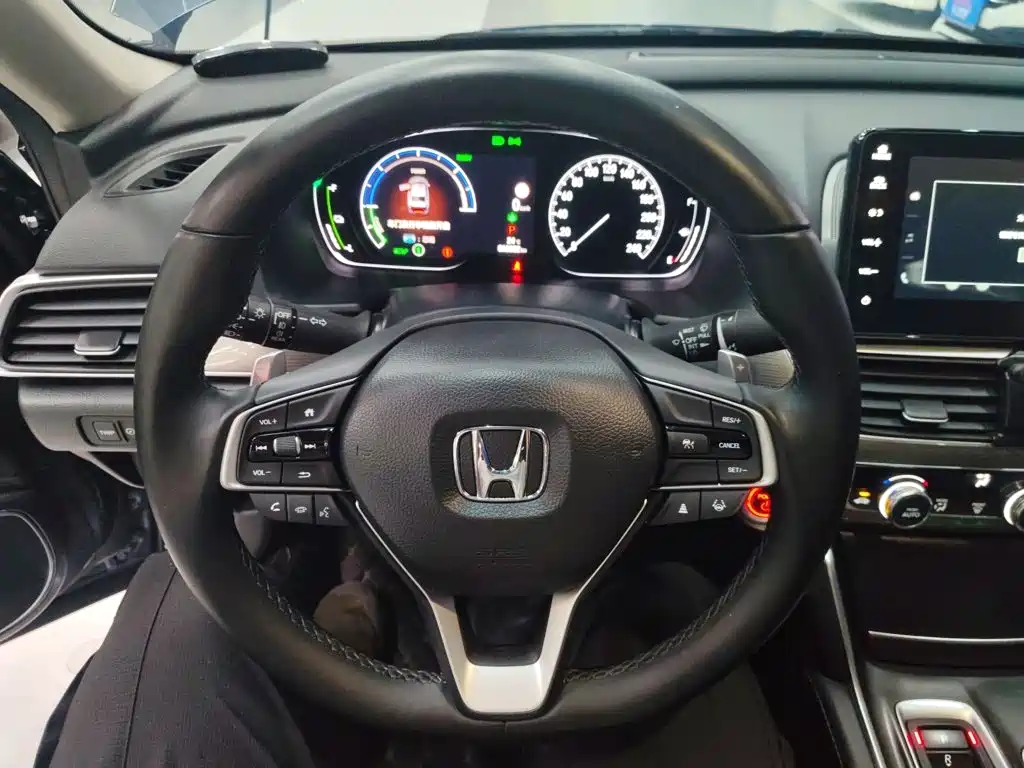 Honda Accord — фото 11