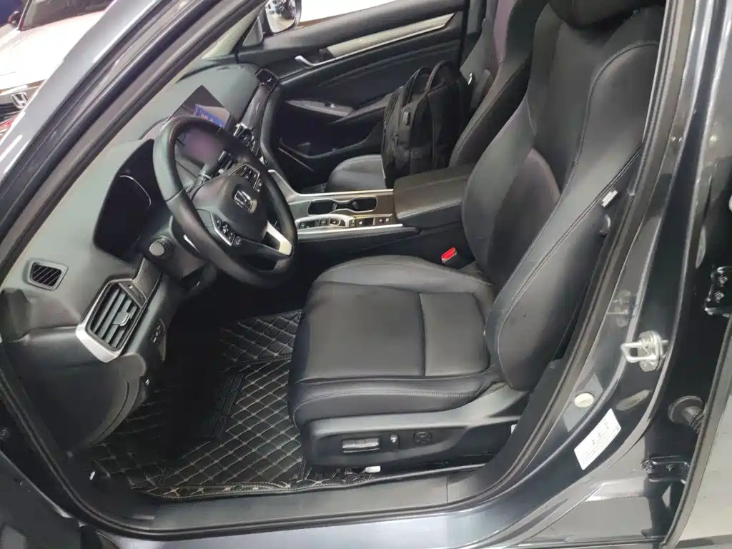 Honda Accord — фото 15