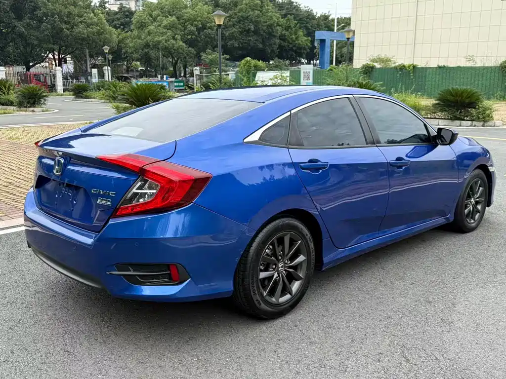 Honda Civic — фото 11