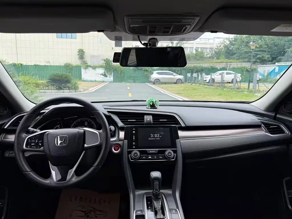 Honda Civic — фото 7