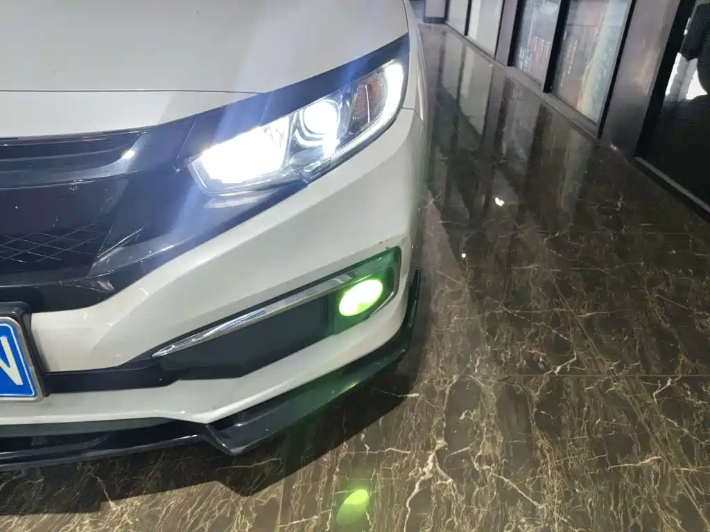 Honda Civic — фото 18
