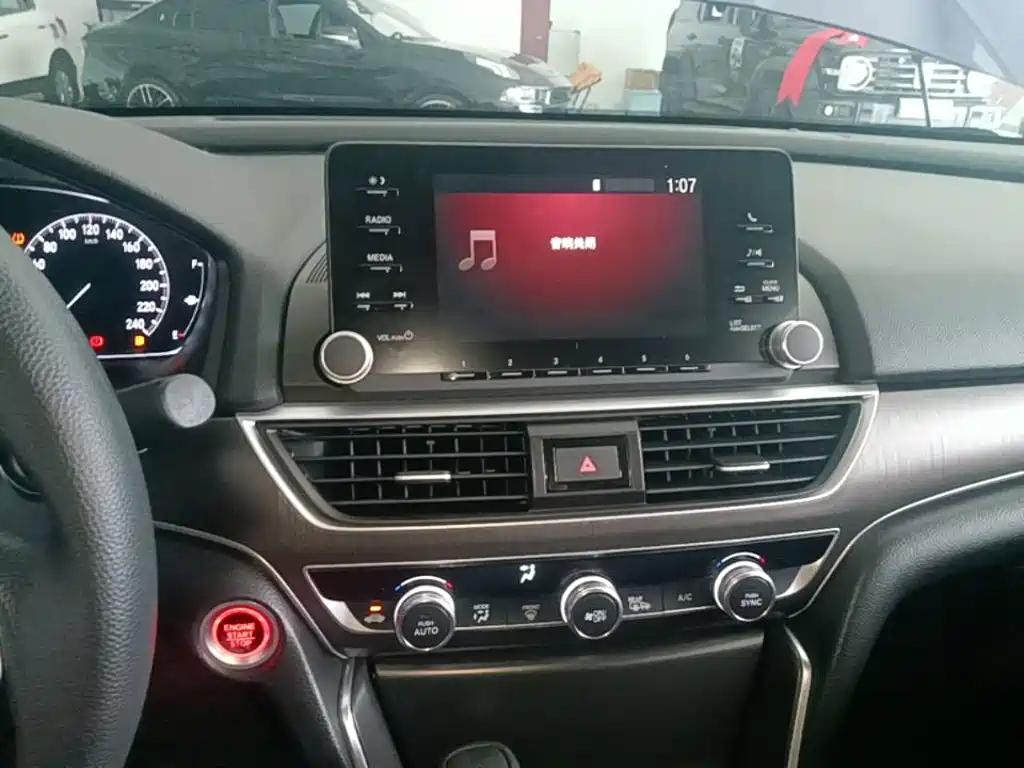 Honda Accord — фото 13