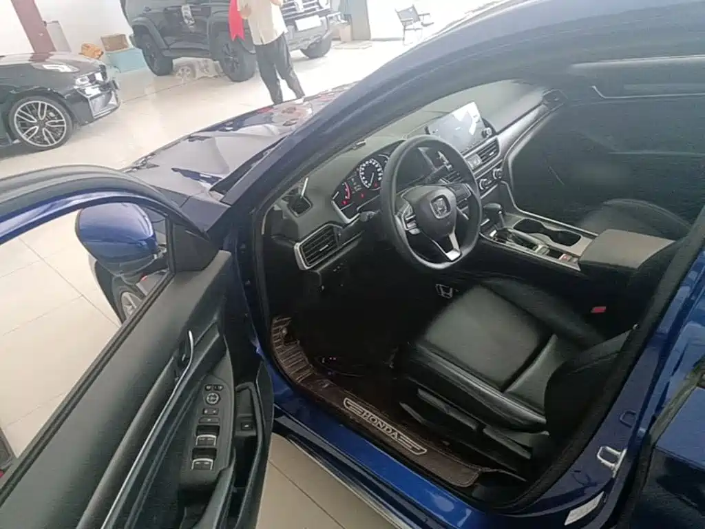 Honda Accord — фото 16