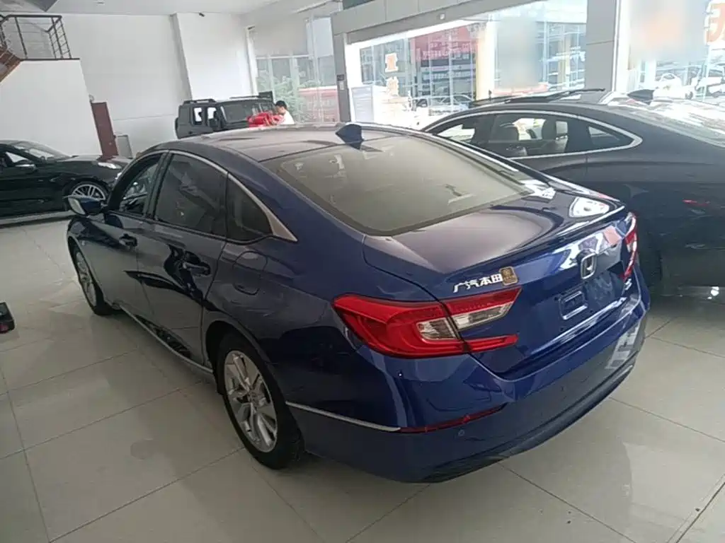 Honda Accord — фото 5