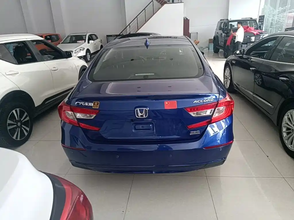 Honda Accord — фото 6