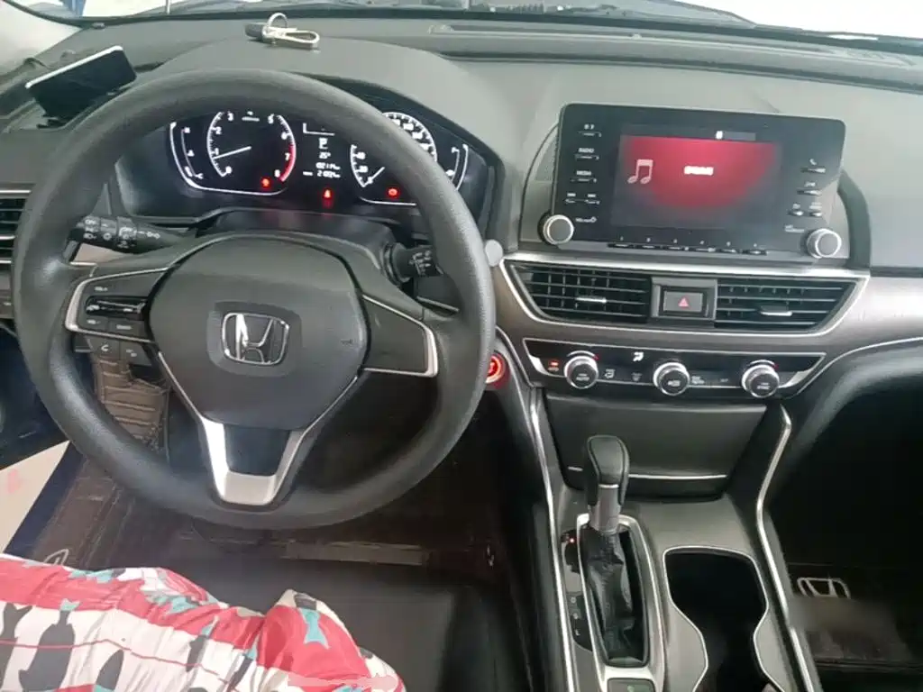 Honda Accord — фото 10