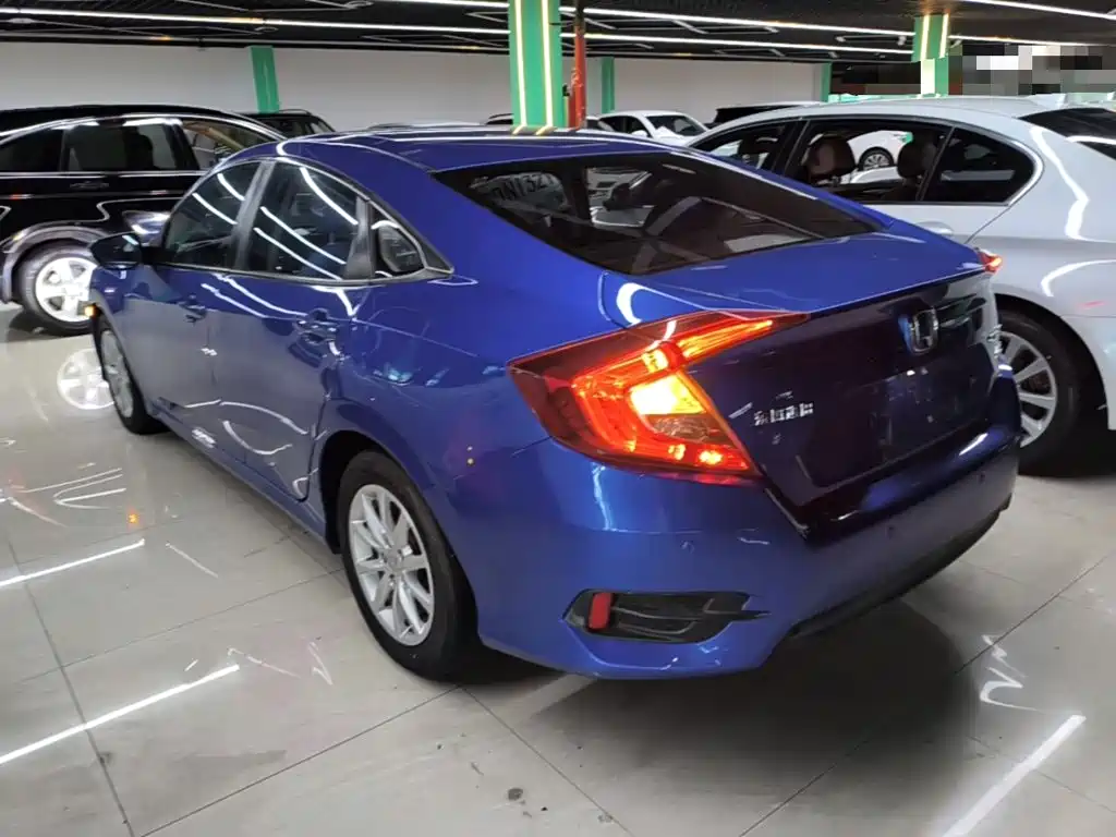Honda Civic — фото 5