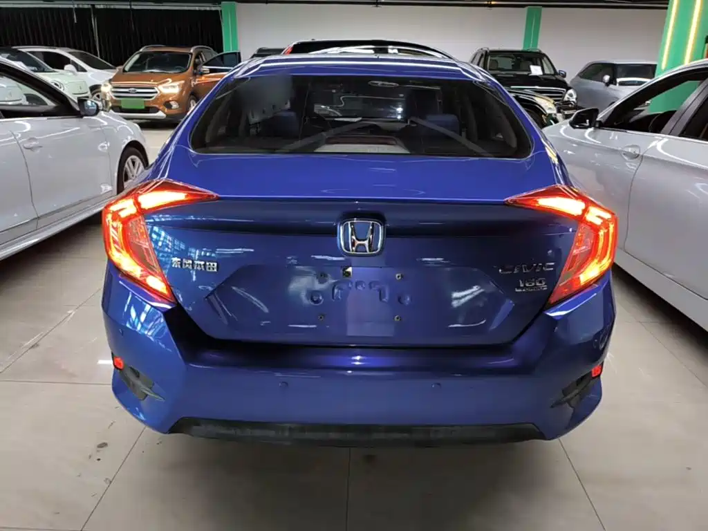 Honda Civic — фото 6