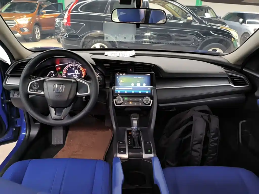 Honda Civic — фото 10