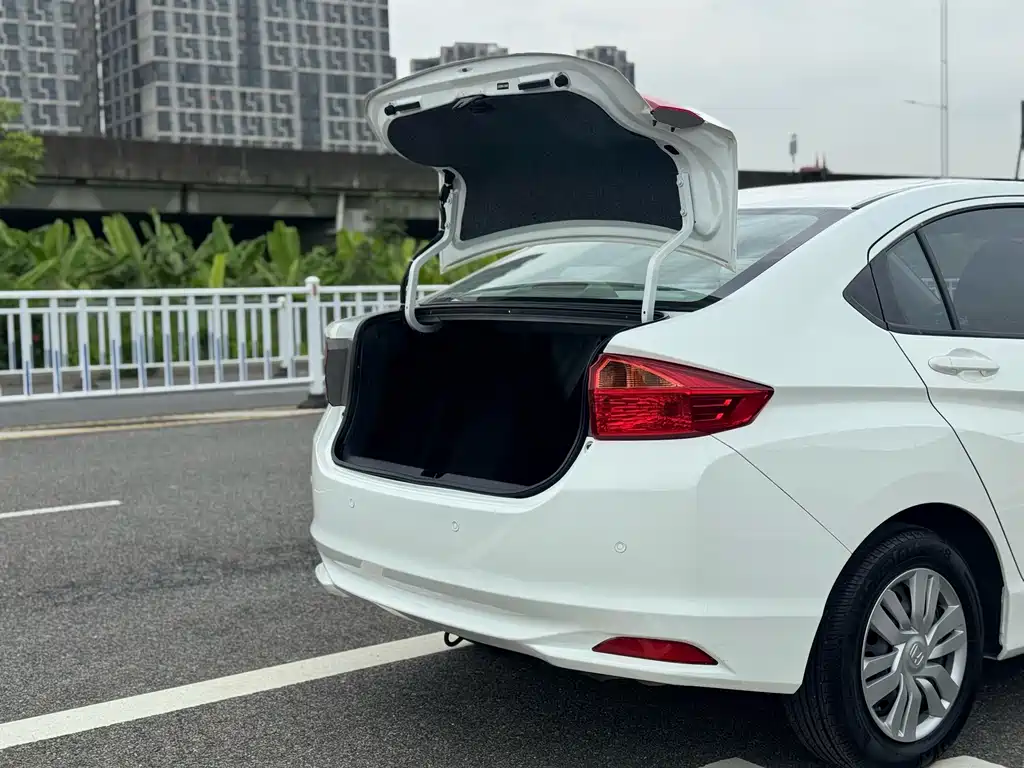 Honda City — фото 10