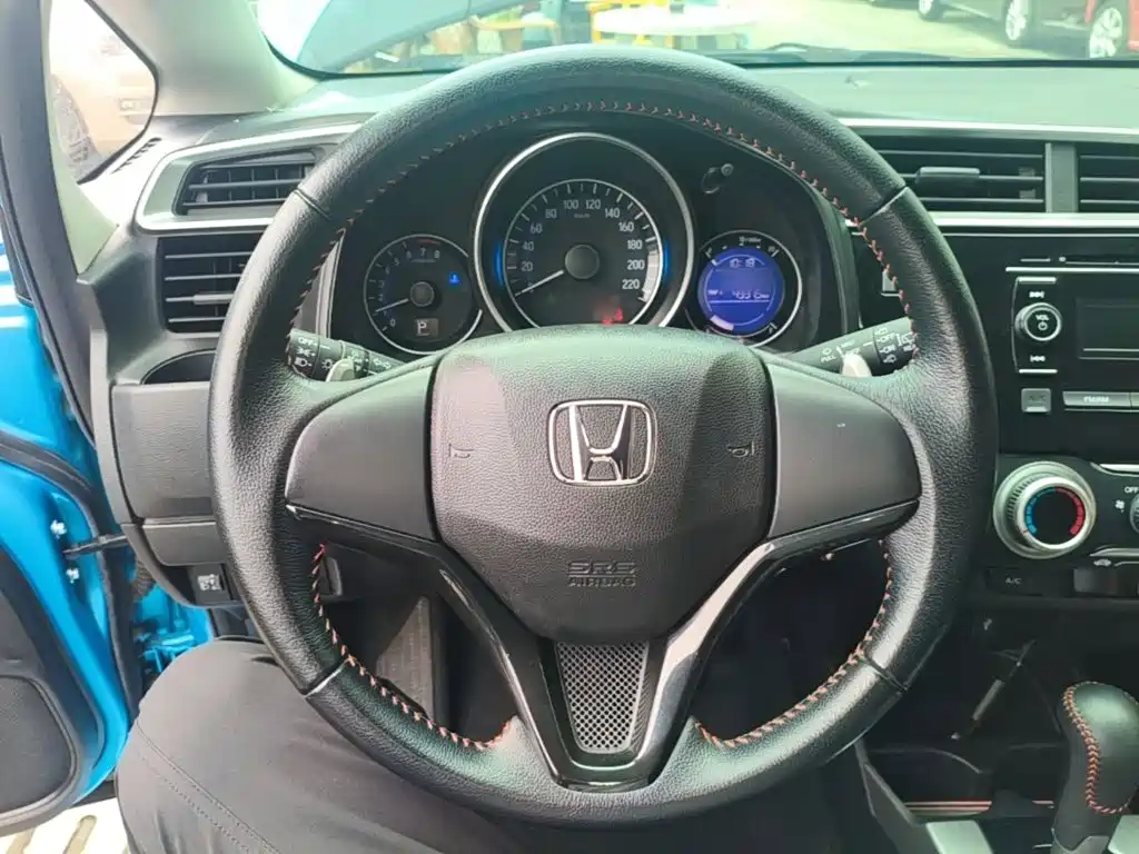 Honda Fit — фото 11