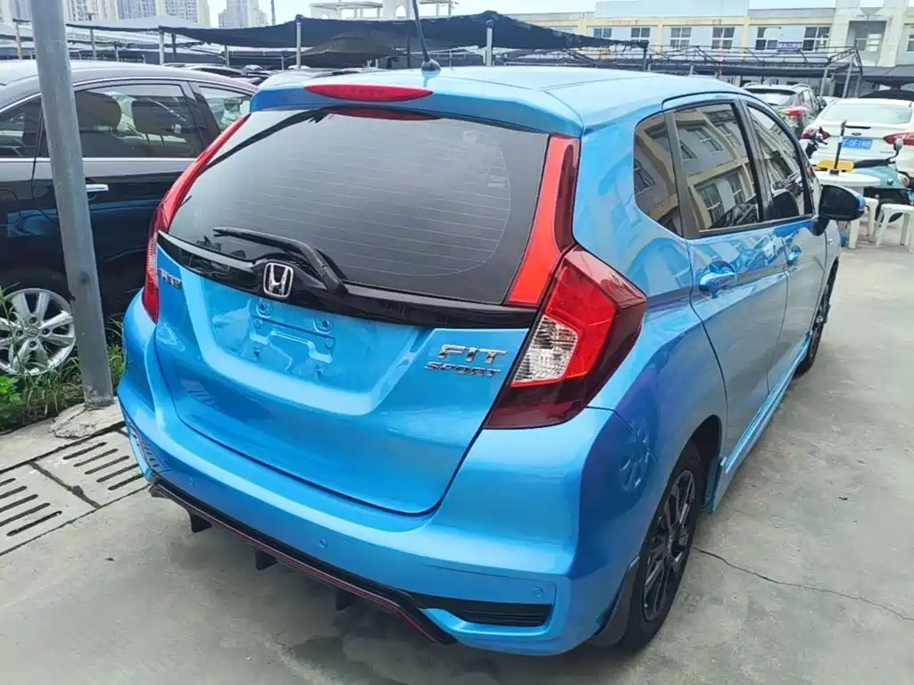 Honda Fit — фото 7