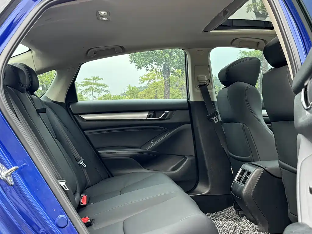 Honda Accord — фото 13