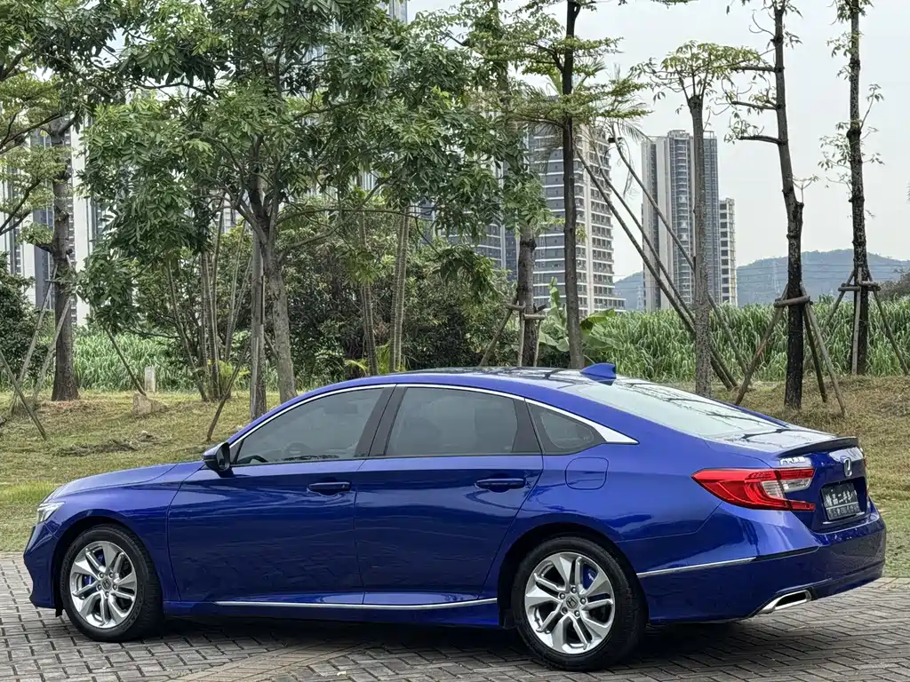 Honda Accord — фото 6