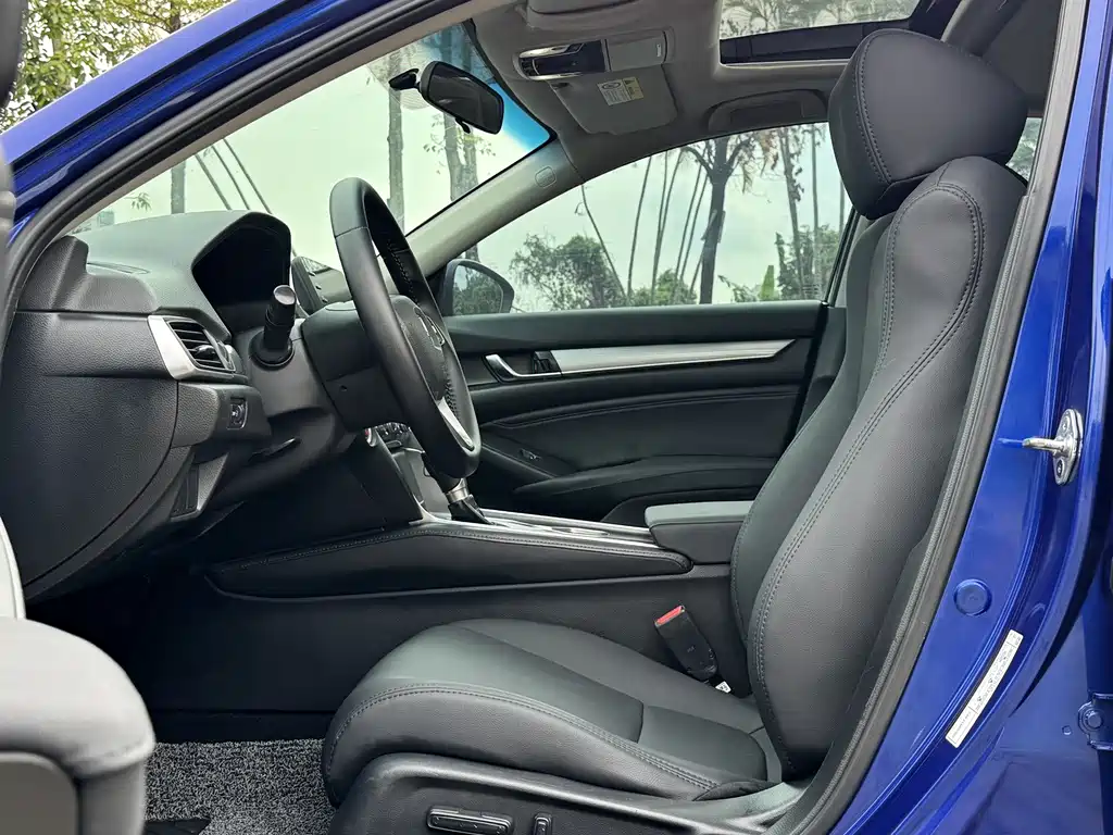 Honda Accord — фото 10