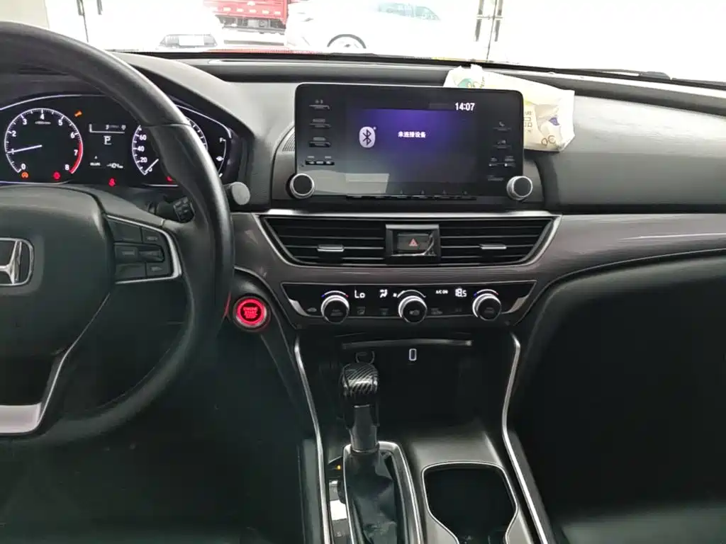 Honda Accord — фото 13