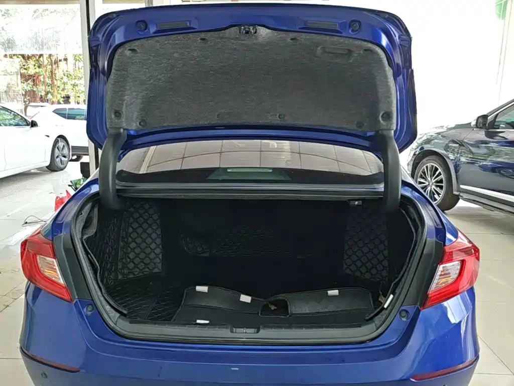 Honda Accord — фото 19