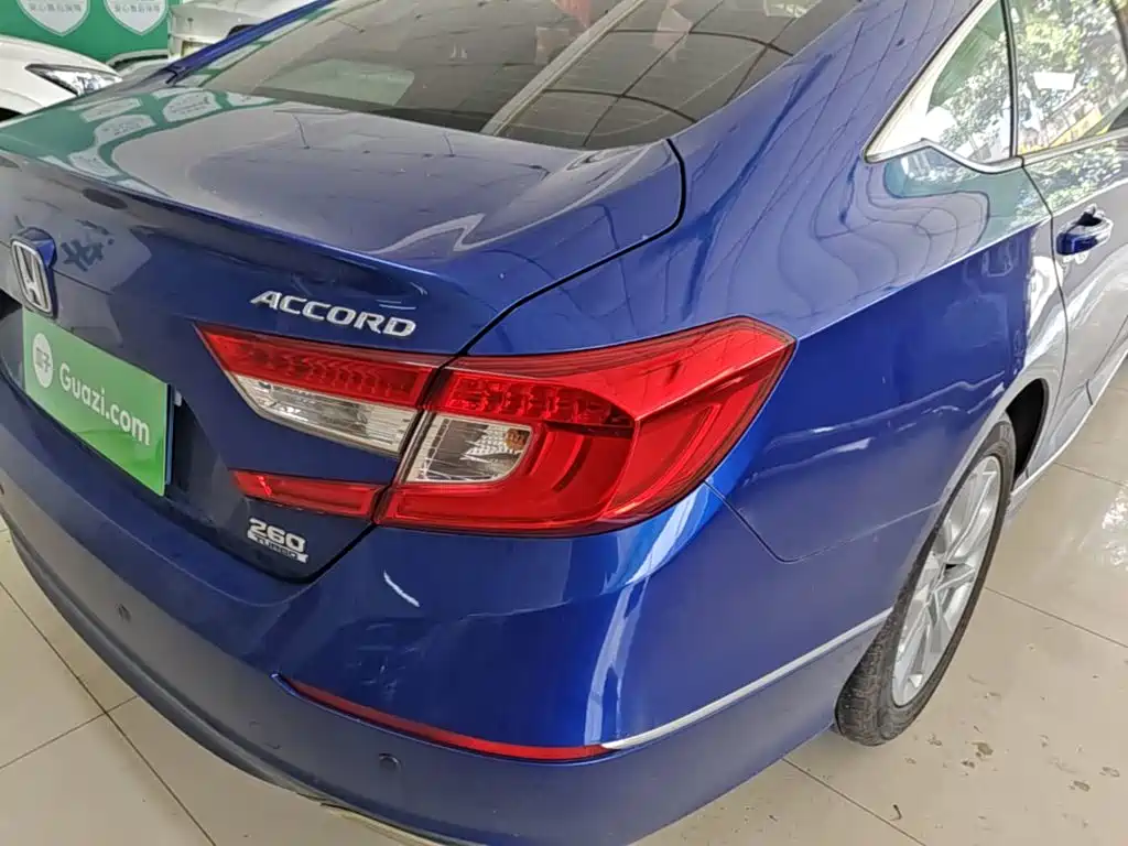 Honda Accord — фото 8