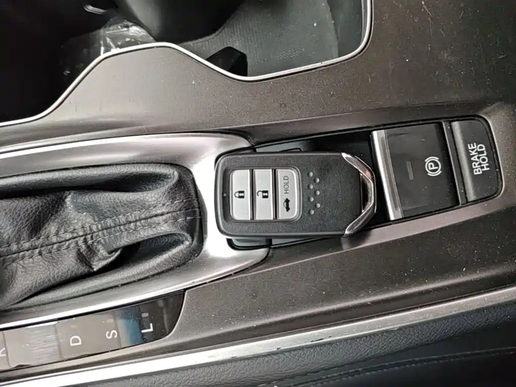 Honda Accord — фото 9