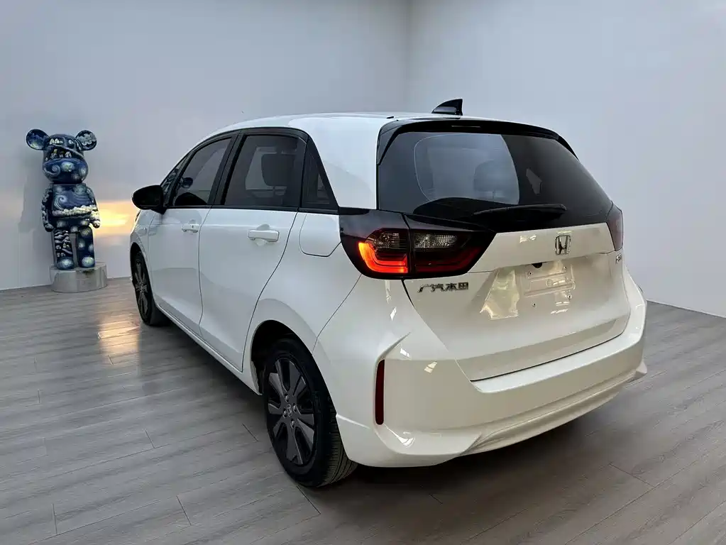 Honda Fit — фото 8