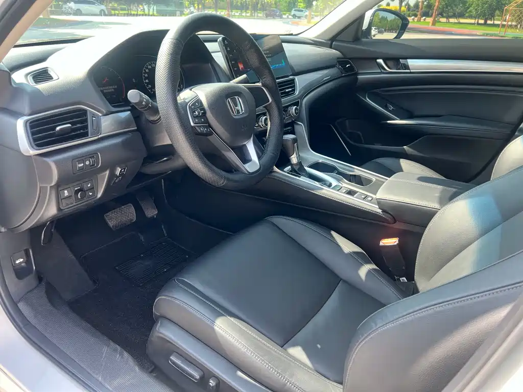 Honda Accord — фото 4