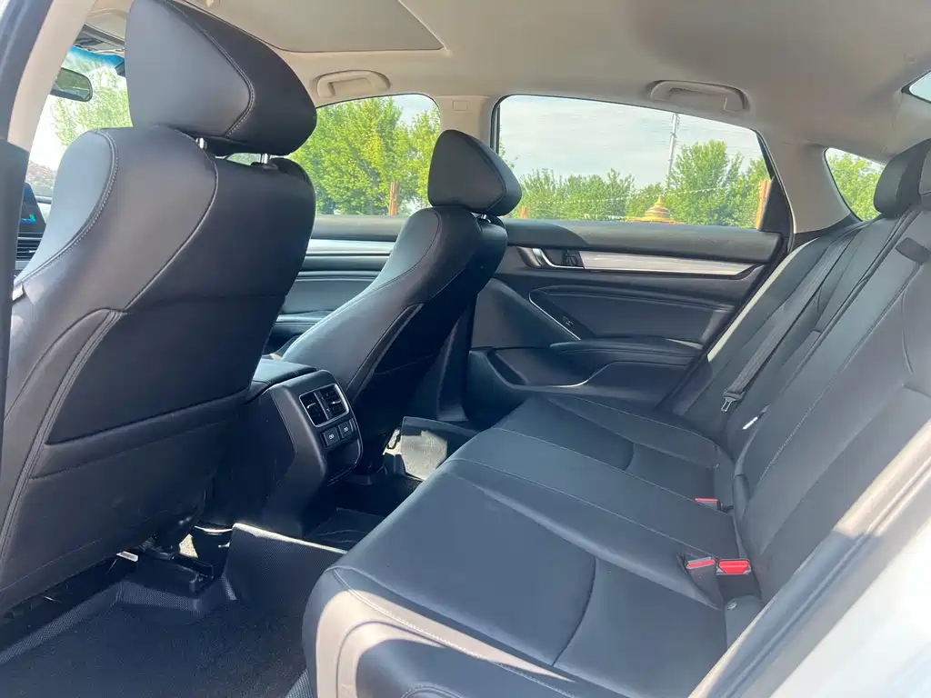 Honda Accord — фото 5