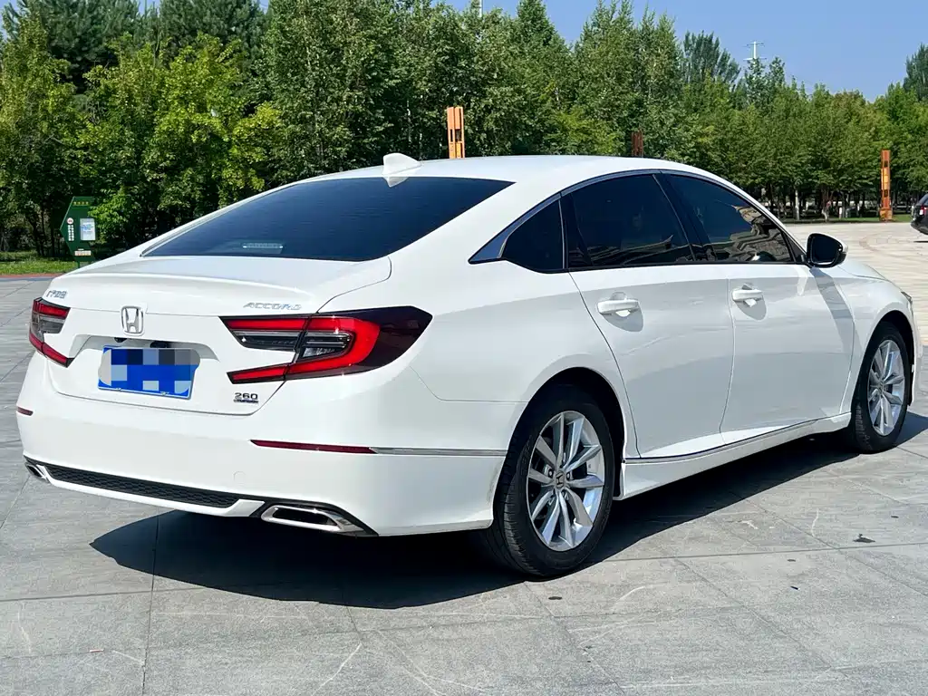 Honda Accord — фото 7