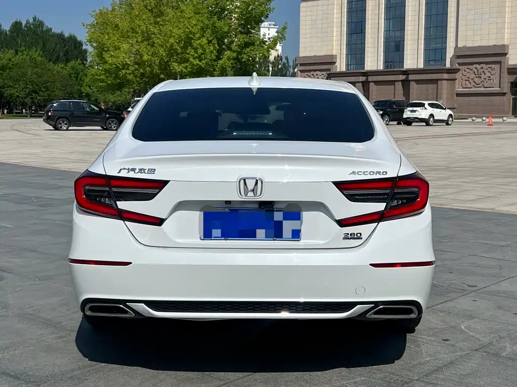 Honda Accord — фото 8