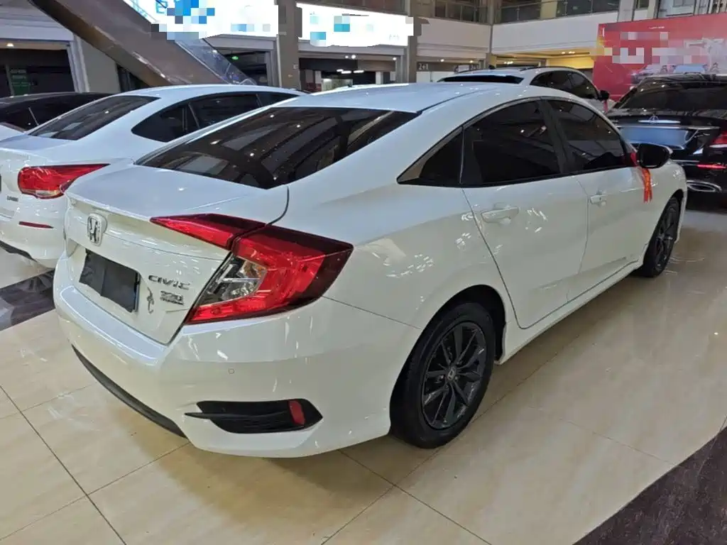 Honda Civic — фото 7