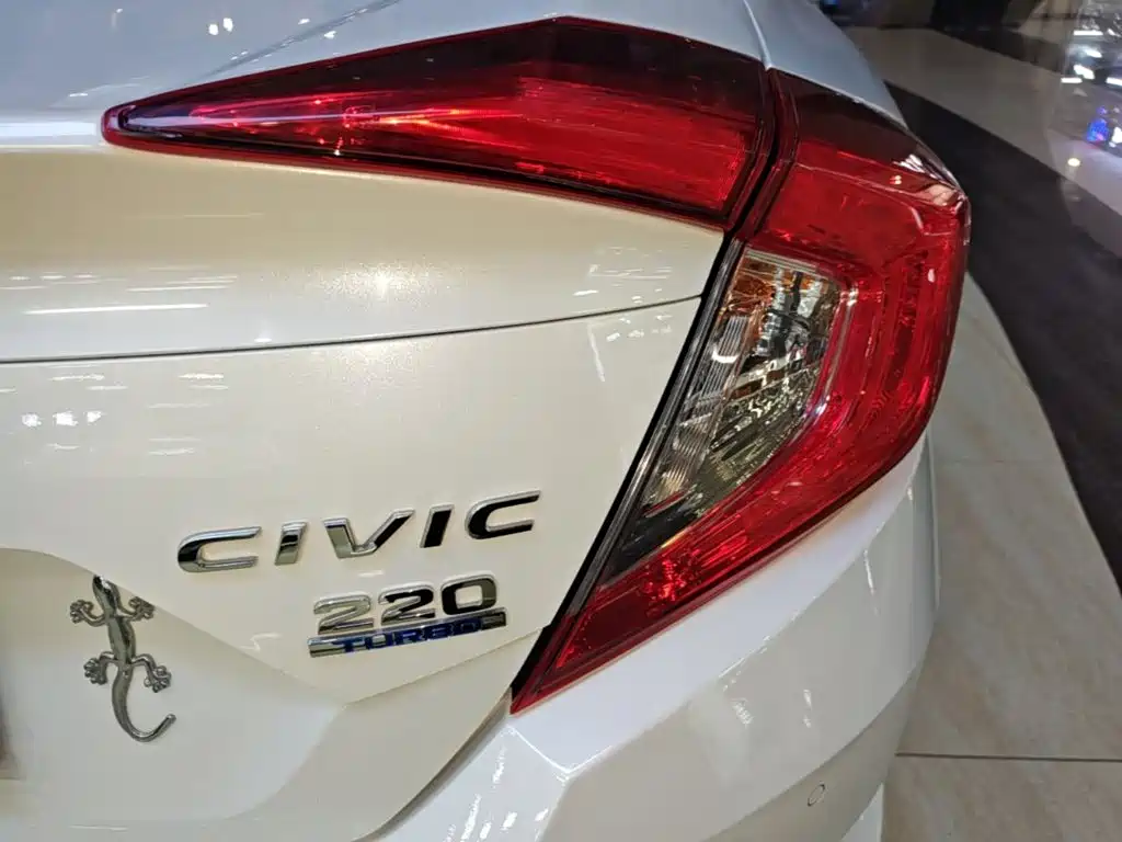 Honda Civic — фото 8