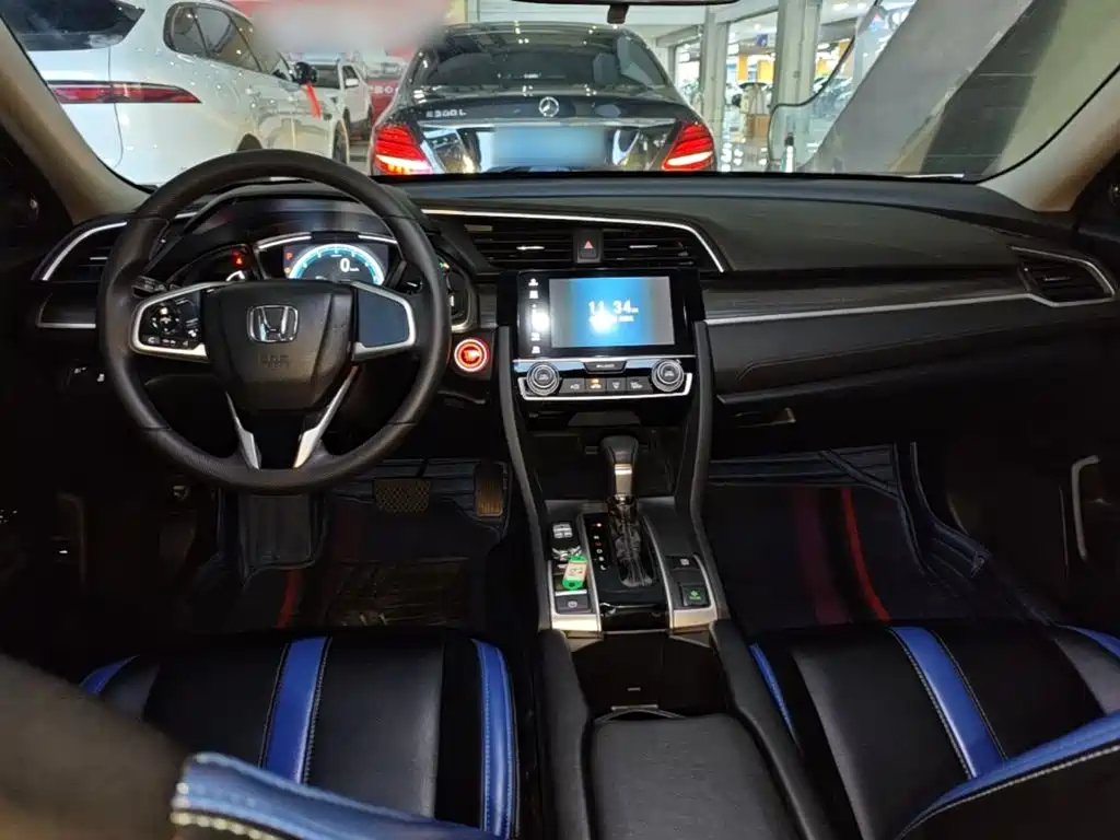 Honda Civic — фото 10