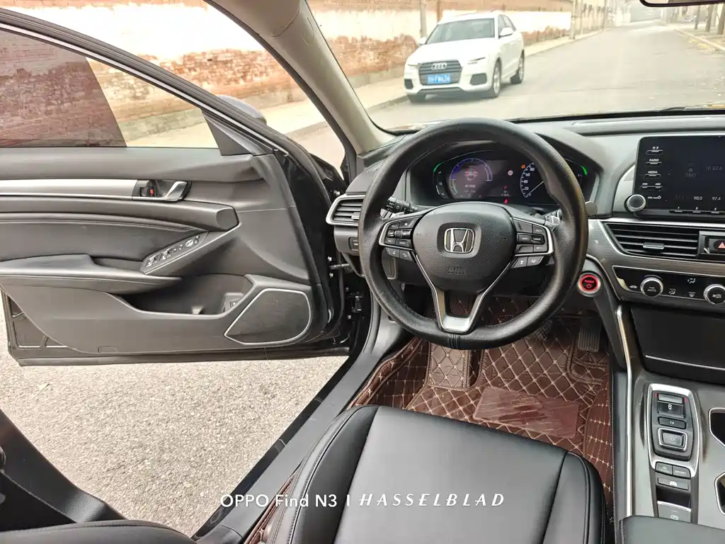 Honda Accord — фото 9